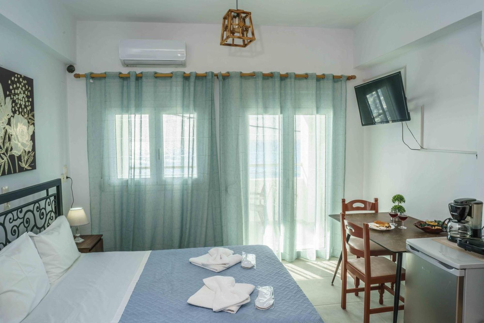 Ioannis Rooms Δωμάτια Με Θεα Στη Θαλασσα Paránimfoi Eksteriør billede